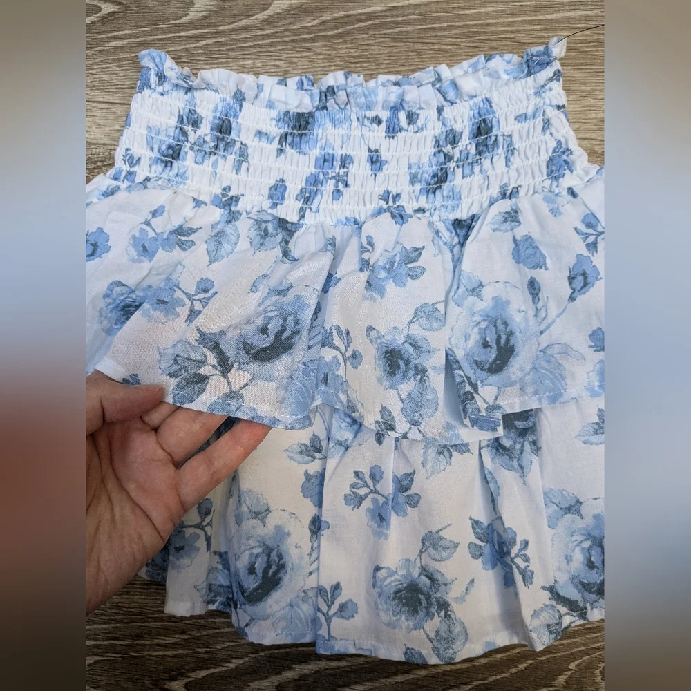 NEW Art Class White Tiered Blue Floral Smocked Waist Skirt Size Small 6/7